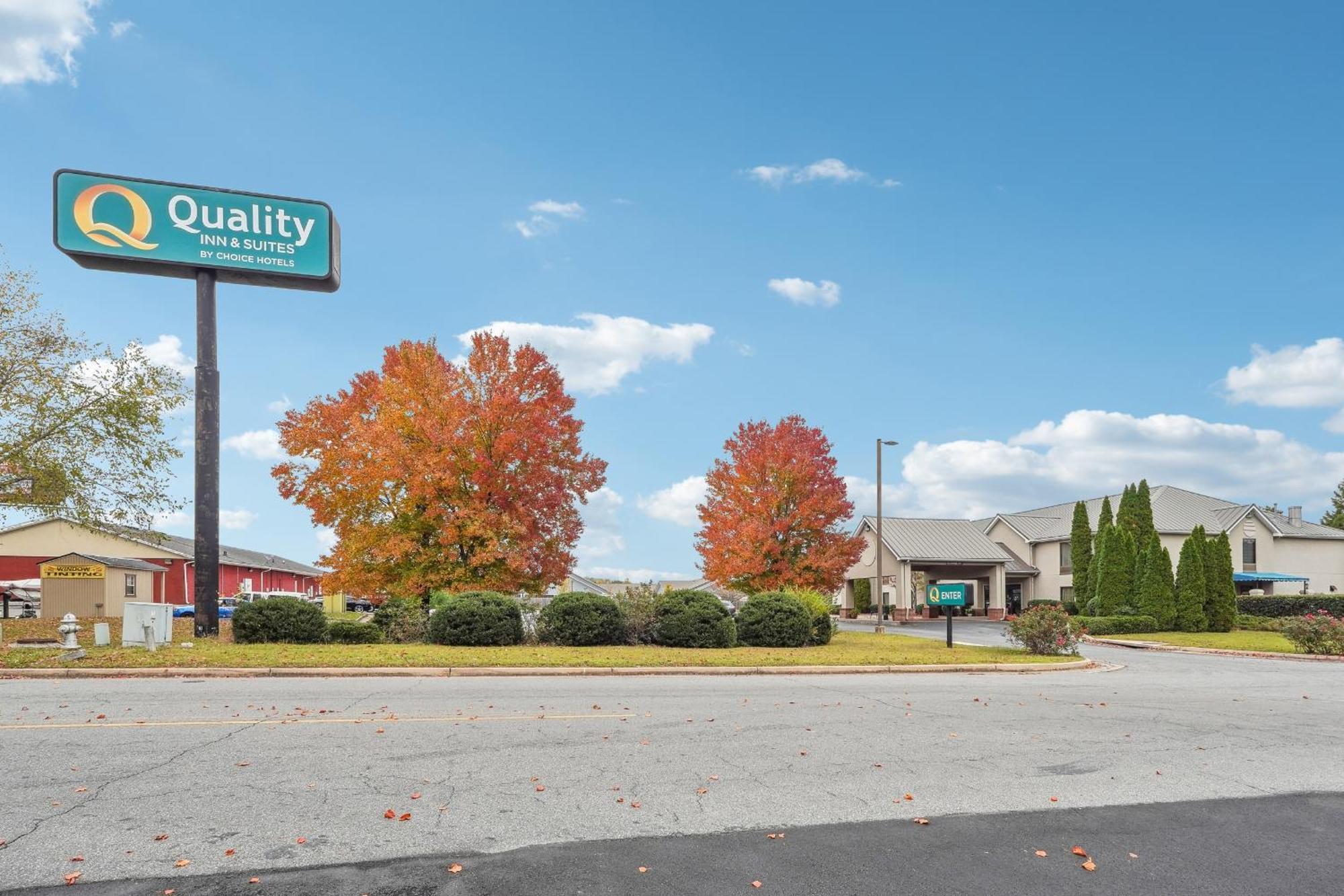 Quality Inn & Suites Dawsonville Exterior photo